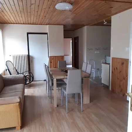 Gasthuis Toldi Apartman 3*