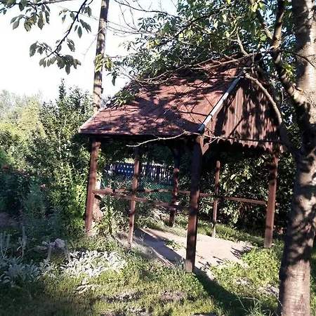 Toldi Apartman * كيستاي