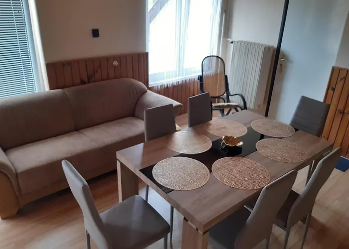 Toldi Apartman Гостевой дом 3*