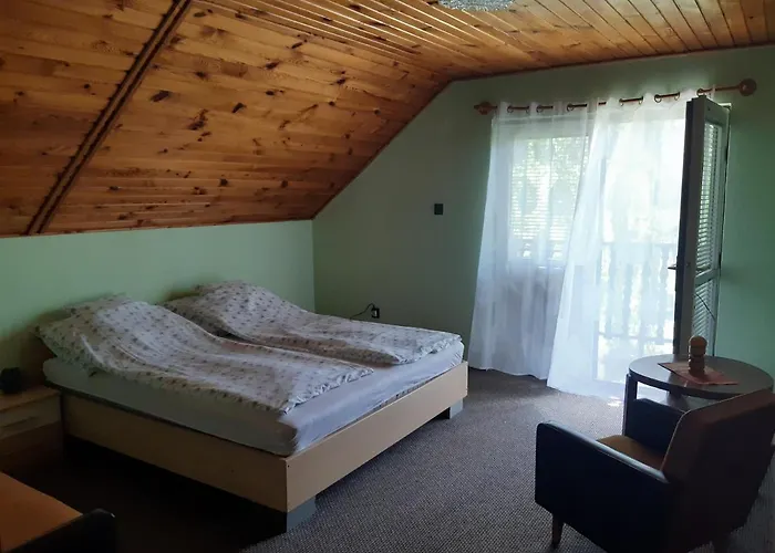 בית הארחה Toldi Apartman 3*