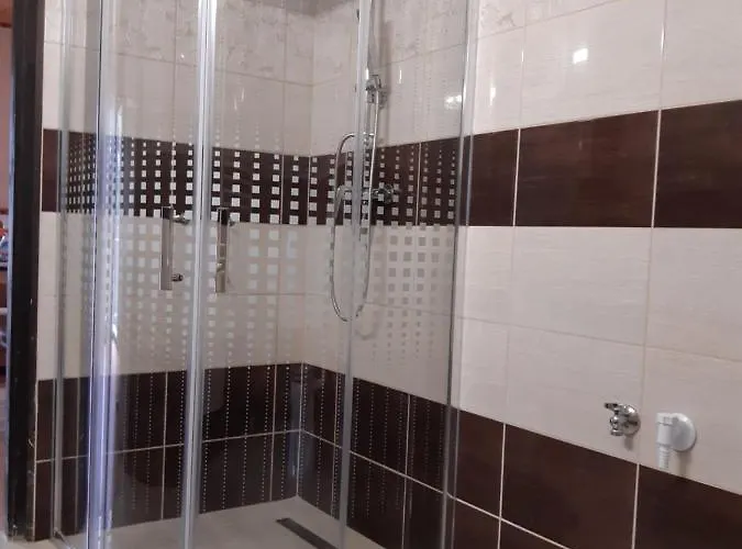 Toldi Apartman בית הארחה